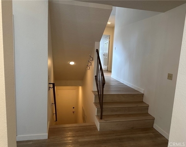 22518 Avenue San Luis - Photo Thumbnail 4