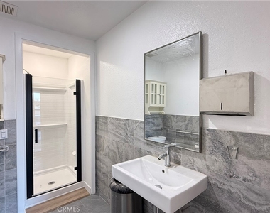 660 W 7th - Photo Thumbnail 2