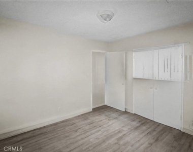 13609 Van Ness Avenue - Photo Thumbnail 13