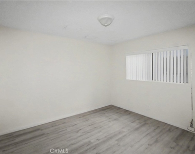 13609 Van Ness Avenue - Photo Thumbnail 12