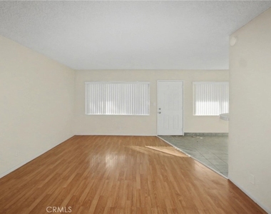13609 Van Ness Avenue - Photo Thumbnail 5