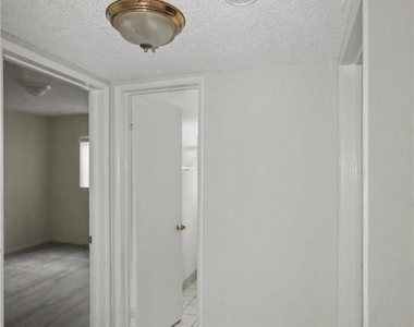13609 Van Ness Avenue - Photo Thumbnail 8