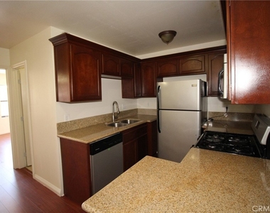 7914 Seville Avenue - Photo Thumbnail 1