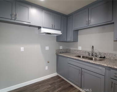 4986 Southern Avenue - Photo Thumbnail 4