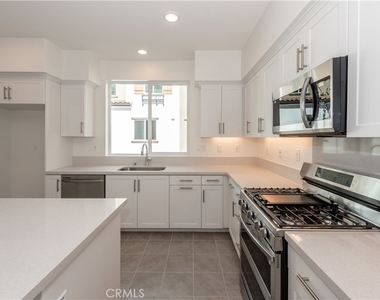 2317 W Broadway - Photo Thumbnail 16