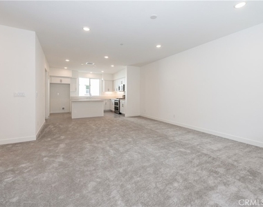 2317 W Broadway - Photo Thumbnail 19