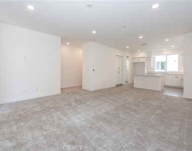 2317 W Broadway - Photo Thumbnail 18