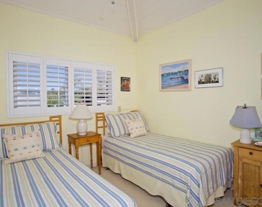 2001 Ocean Front - Photo Thumbnail 9