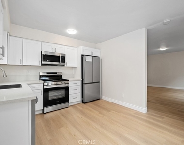 1009 N N Parton - Photo Thumbnail 8