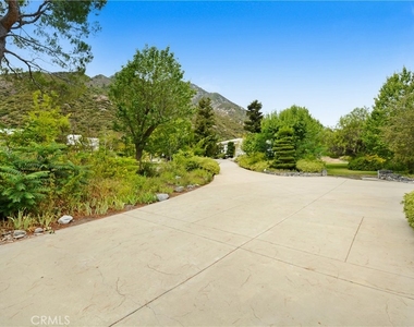 821 Melody Lane - Photo Thumbnail 3