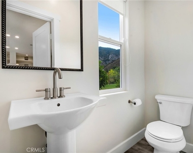 821 Melody Lane - Photo Thumbnail 6