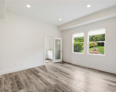 821 Melody Lane - Photo Thumbnail 10