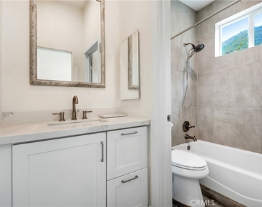 821 Melody Lane - Photo Thumbnail 14