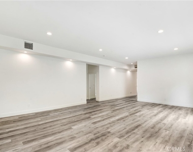 821 Melody Lane - Photo Thumbnail 4
