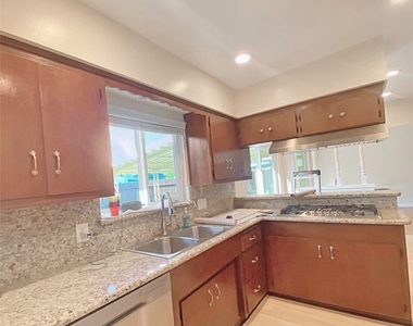2513 Birch Street - Photo Thumbnail 7