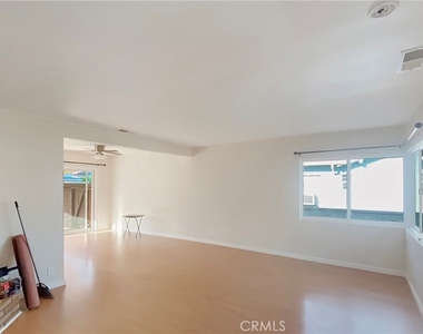 2513 Birch Street - Photo Thumbnail 4