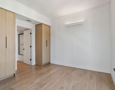 10700 Tabor Street - Photo Thumbnail 7