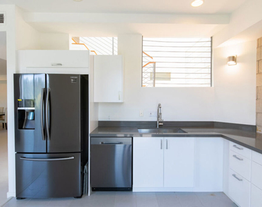 2216 Bancroft Avenue - Photo Thumbnail 9