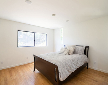 2216 Bancroft Avenue - Photo Thumbnail 21