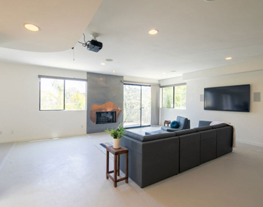 2216 Bancroft Avenue - Photo Thumbnail 4