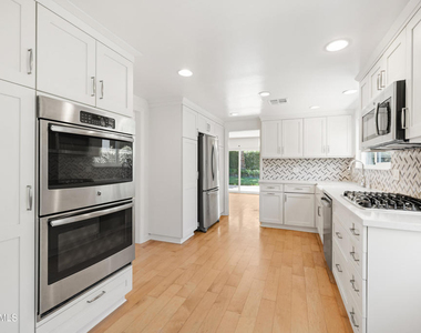 41 Oakleaf Avenue - Photo Thumbnail 4