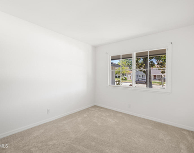 41 Oakleaf Avenue - Photo Thumbnail 10