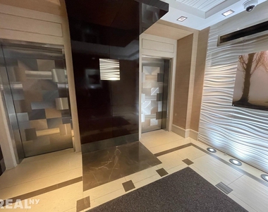 888 Eighth Avenue - Photo Thumbnail 6