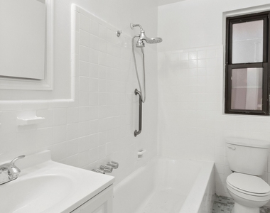 West 240th Street - Photo Thumbnail 4