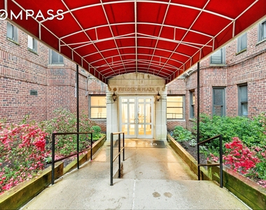 West 240th Street - Photo Thumbnail 6