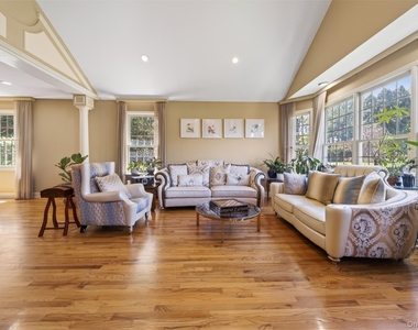 2 Tappanwood Drive - Photo Thumbnail 3