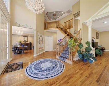 2 Tappanwood Drive - Photo Thumbnail 2