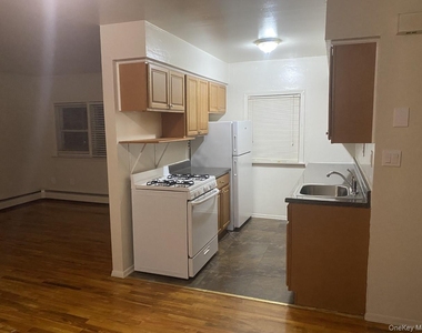 133 Dubois Avenue - Photo Thumbnail 3