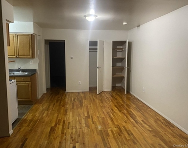 133 Dubois Avenue - Photo Thumbnail 1