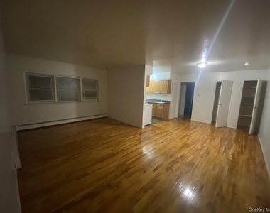 133 Dubois Avenue - Photo Thumbnail 2