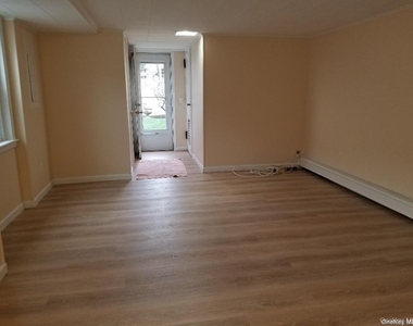 608 E Penn Street - Photo Thumbnail 1