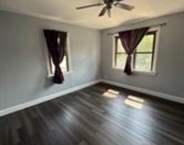 1806 Deer Park Avenue - Photo Thumbnail 10