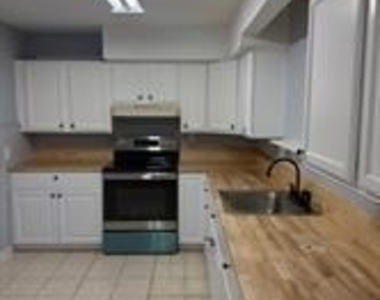 1806 Deer Park Avenue - Photo Thumbnail 4