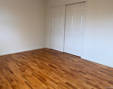 25 College Avenue - Photo Thumbnail 8