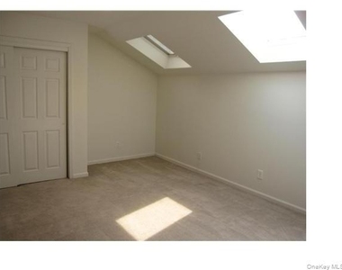 25 College Avenue - Photo Thumbnail 16