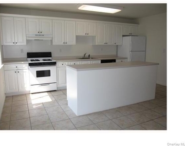25 College Avenue - Photo Thumbnail 3