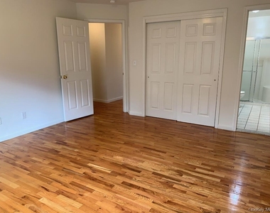 25 College Avenue - Photo Thumbnail 6