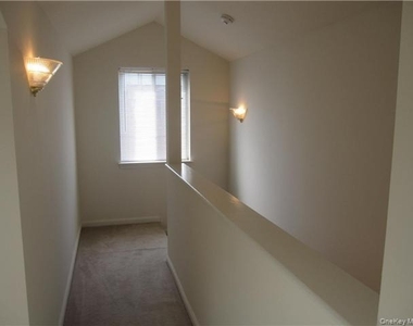 25 College Avenue - Photo Thumbnail 15