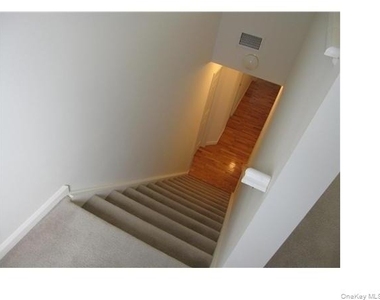 25 College Avenue - Photo Thumbnail 14