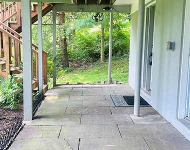 1095 Route 9w S - Photo Thumbnail 12