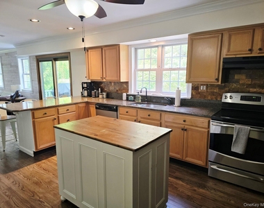 64 Beachfern Road - Photo Thumbnail 3