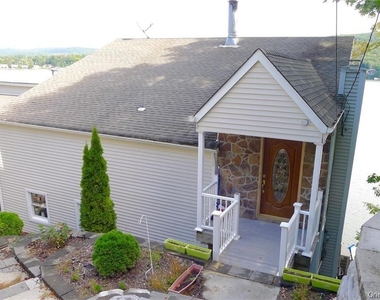 590 Jersey Avenue - Photo Thumbnail 4