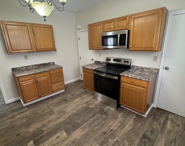 90 Pleasant Street - Photo Thumbnail 10