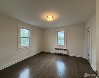 1020 Raritan Avenue - Photo Thumbnail 4