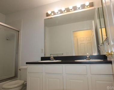 27 Pin Oak Drive - Photo Thumbnail 18
