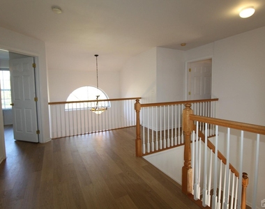 27 Pin Oak Drive - Photo Thumbnail 10